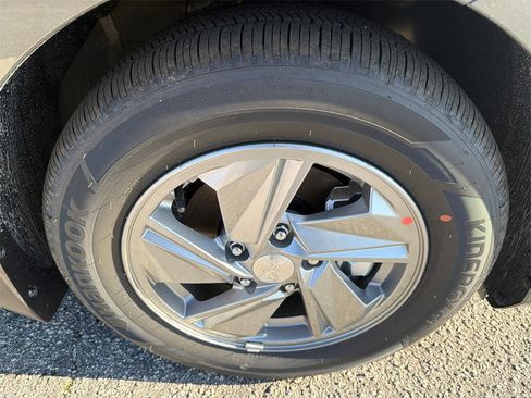 New 2026 Hyundai Elantra SE image 12