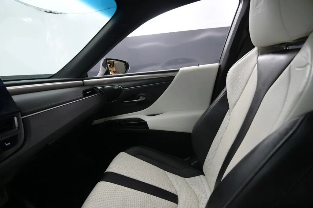 Used 2024 Lexus ES 350 F Sport w/ Accessory Package (Z2) FWD image 27