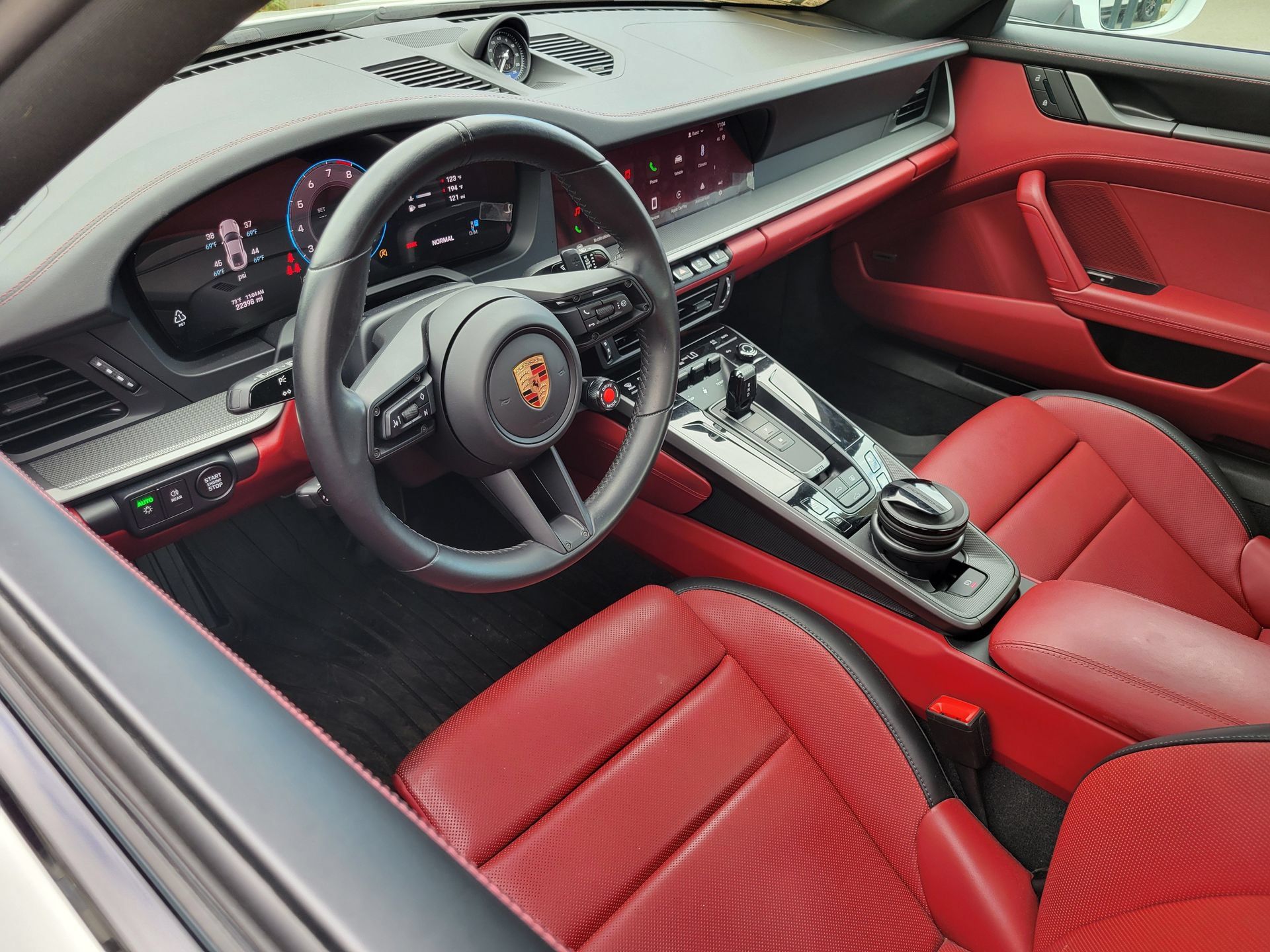 Certified 2025 Porsche 911 Carrera RWD image 12