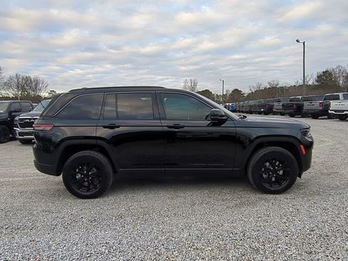 New 2026 Jeep Grand Cherokee Altitude AWD/4WD image 6