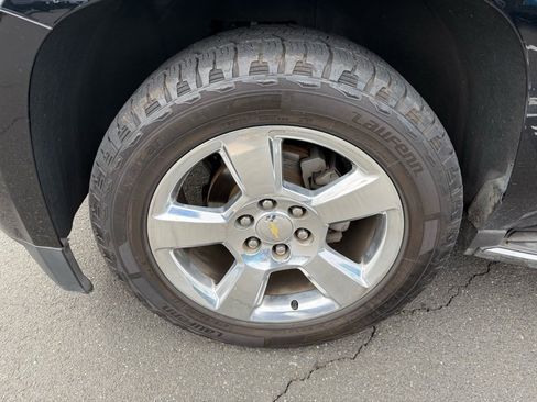 Used 2018 Chevrolet Suburban LT image 11