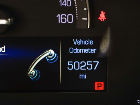 Used 2018 Cadillac XT5 Luxury w/ Driver Awareness Package image 16