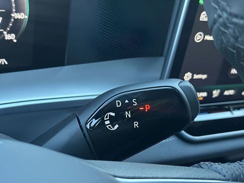 New 2026 Volkswagen Tiguan SE R-Line image 20