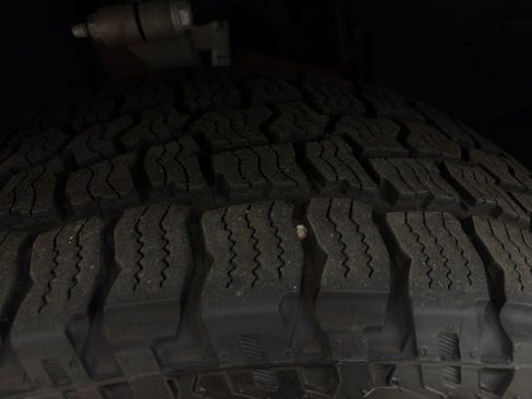 Used 2023 Jeep Grand Cherokee Altitude image 8