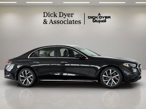 Used 2025 Mercedes-Benz E 350 Sedan image 9