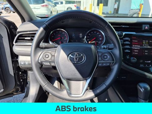 Used 2020 Toyota Camry XSE FWD image 32