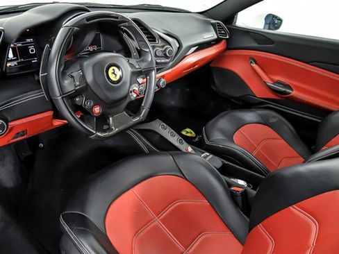 Used 2019 Ferrari 488 GTB image 2