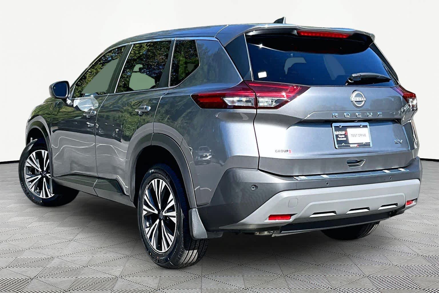 Used 2023 Nissan Rogue SV FWD image 12