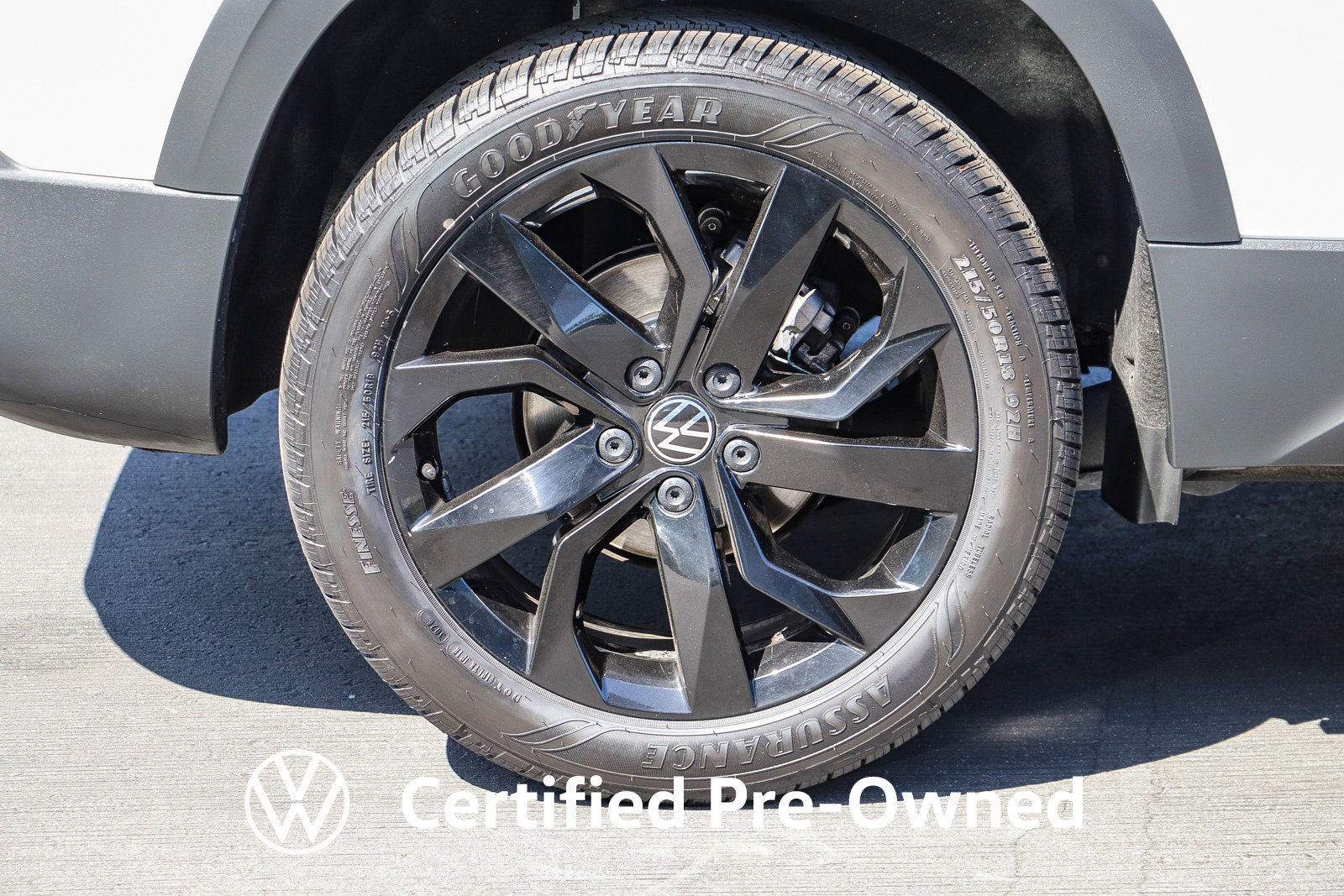Used 2023 Volkswagen Taos SE w/ Panoramic Sunroof Package FWD image 13