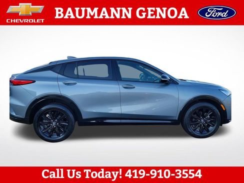 Used 2024 Buick Envista Sport Touring w/ Convenience I Package FWD image 4