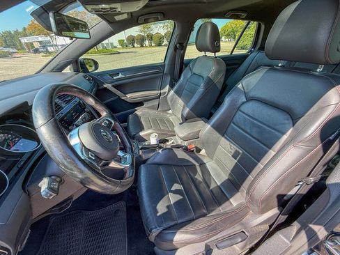 Used 2018 Volkswagen GTI SE w/ SE Leather Package image 16