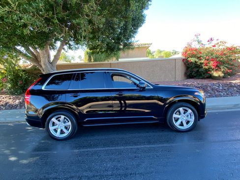 Used 2020 Volvo XC90 T6 Momentum image 7