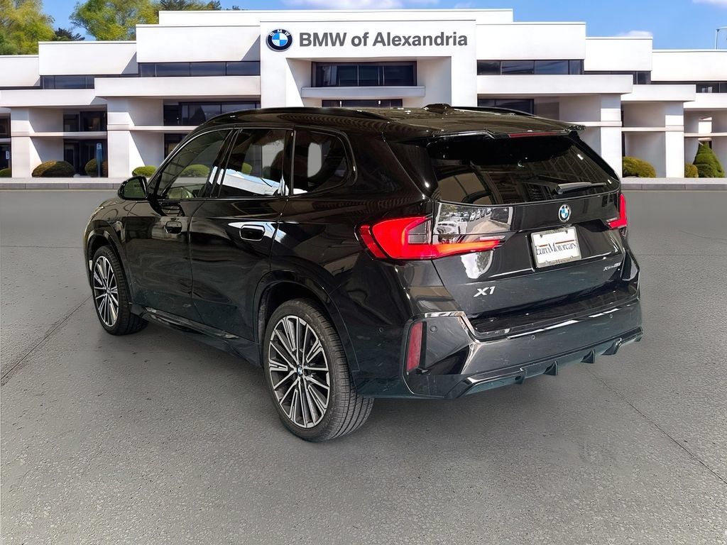 Used 2023 BMW X1 xDrive28i w/ M Sport Package AWD/4WD image 7