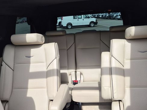 Certified 2023 Cadillac Escalade Premium Luxury w/ Performance Package AWD/4WD image 36