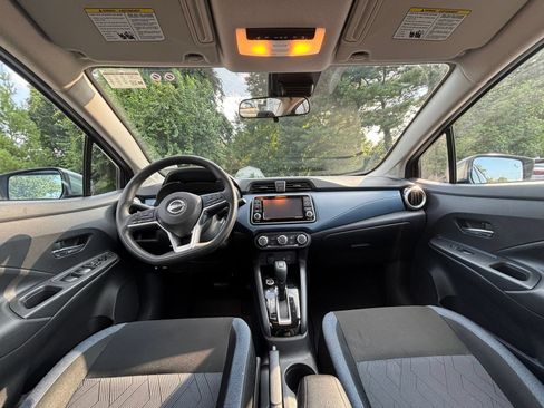 Used 2025 Nissan Versa SV FWD image 31