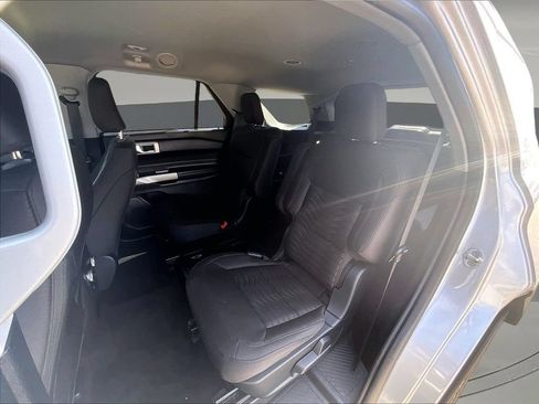 Used 2021 Ford Explorer XLT AWD/4WD image 26