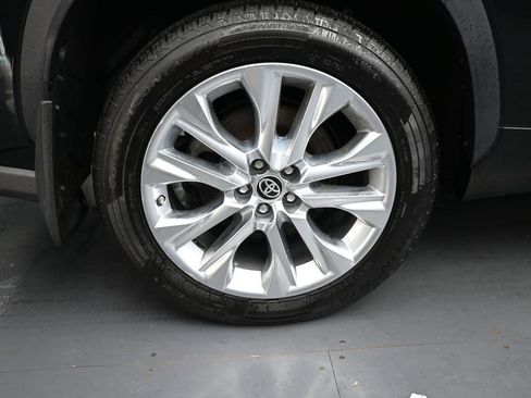 Used 2021 Toyota Highlander Limited image 10