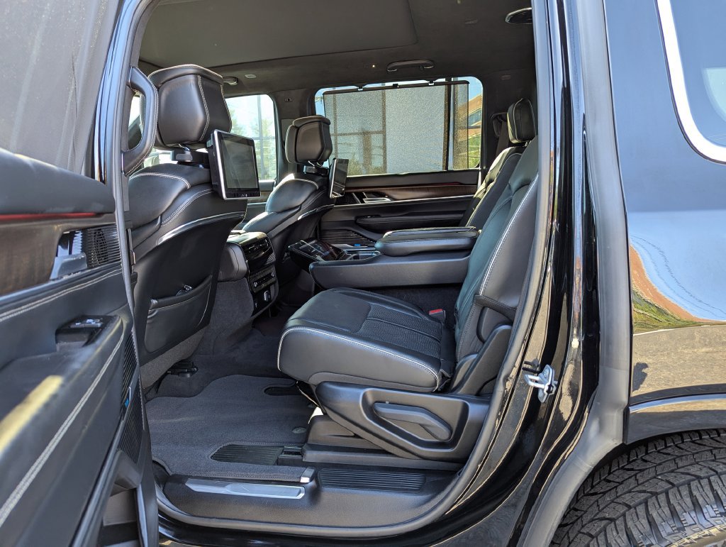 Used 2022 Jeep Grand Wagoneer Series II w/ Convenience Group III AWD/4WD image 46