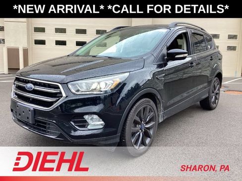 Used 2017 Ford Escape Titanium AWD/4WD image 3