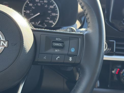 Used 2022 Nissan Pathfinder SV image 20