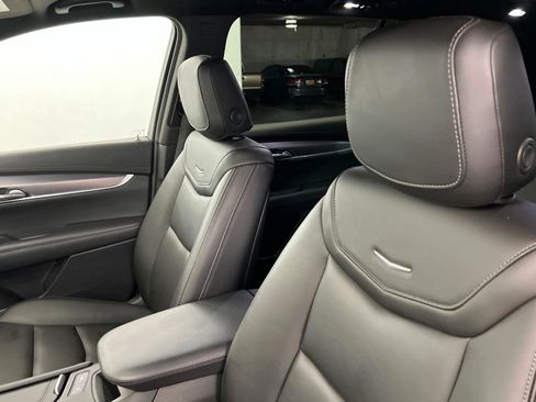 Used 2022 Cadillac XT6 Luxury FWD image 17