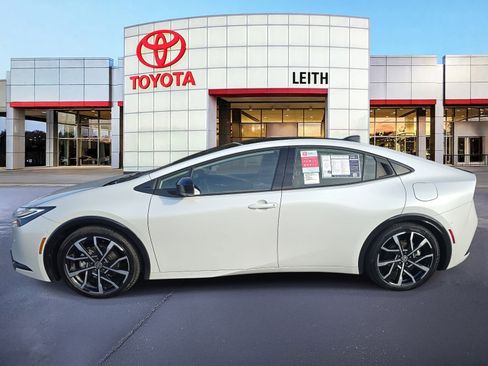 Used 2024 Toyota Prius Prime Premium image 8