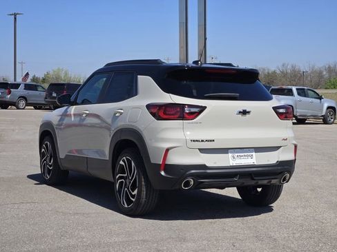 New 2026 Chevrolet TrailBlazer RS w/ Convenience Package FWD image 3