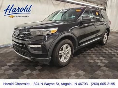 Used 2022 Ford Explorer XLT AWD/4WD image 1