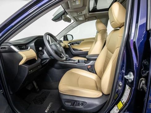 Used 2025 Toyota RAV4 XLE Premium FWD image 6