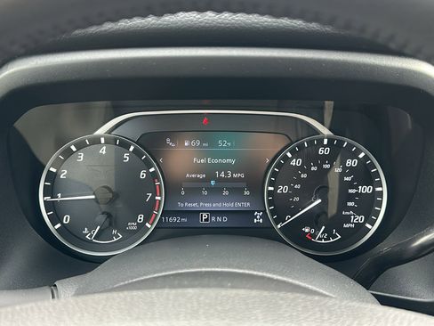 Certified 2024 Nissan Titan SV w/ SV Bronze Edition Package image 18