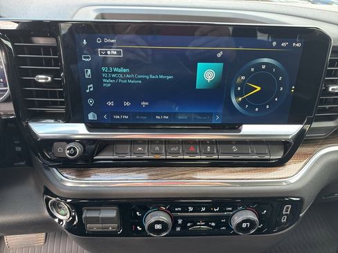 Used 2025 Chevrolet Silverado 1500 LT image 16