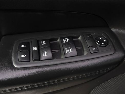 Used 2019 Jeep Grand Cherokee Limited image 23