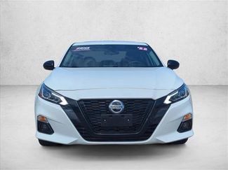 Used 2022 Nissan Altima 2.5 SR w/ Midnight Edition Package FWD video 2