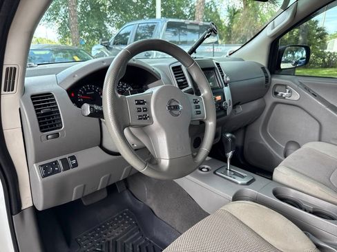 Used 2021 Nissan Frontier SV w/ Midnight Edition Floor Mats RWD image 18