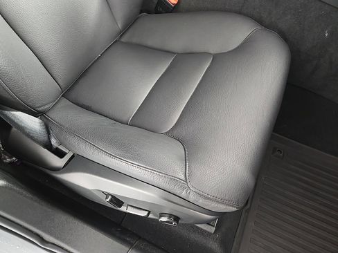 Used 2024 Volvo XC60 B5 Plus w/ Climate Package image 17