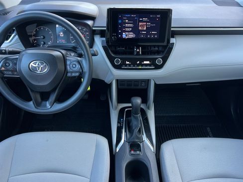 Used 2024 Toyota Corolla Cross L image 13