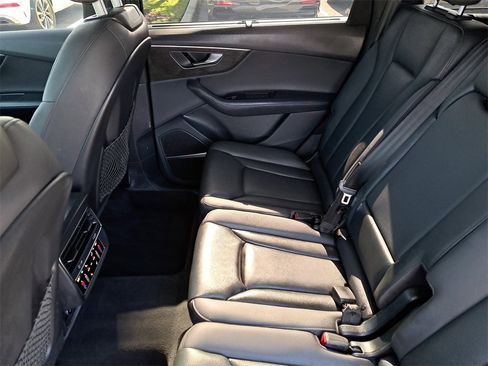 Used 2022 Audi Q7 3.0T Premium Plus w/ Premium Plus Package image 27