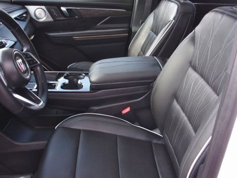 Used 2025 Buick Enclave Avenir w/ Trailering Package, 5000 lbs. image 25