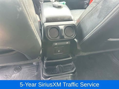 Used 2018 Jeep Wrangler Unlimited Sahara image 19