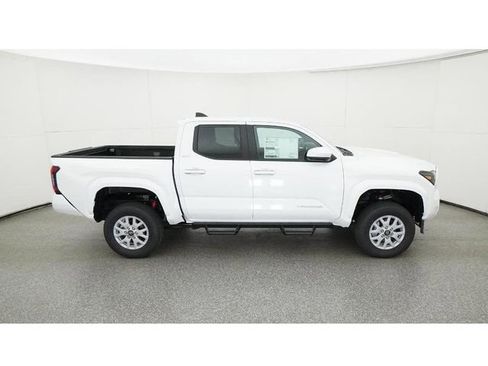 New 2026 Toyota Tacoma SR5 AWD/4WD image 11