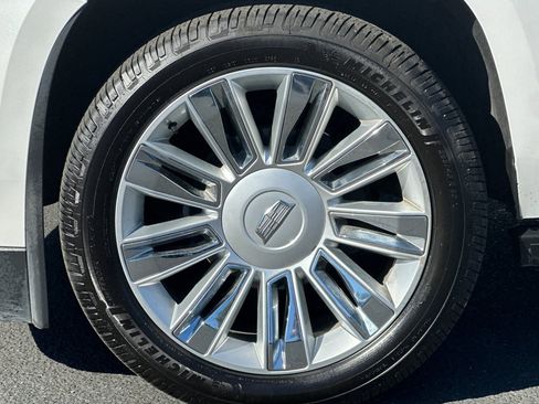 Used 2020 Cadillac Escalade ESV Platinum image 43