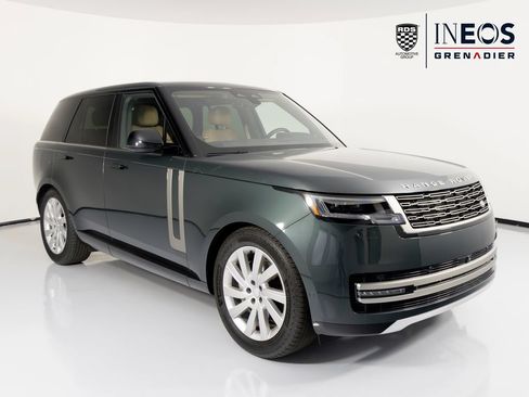 Used 2024 Land Rover Range Rover SE AWD/4WD image 9