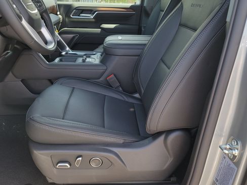 New 2026 GMC Sierra 3500 Denali w/ Denali Reserve Package AWD/4WD image 6