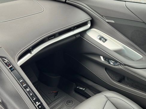 Used 2021 Chevrolet Corvette Stingray Coupe w/ Z51 Performance Package image 54