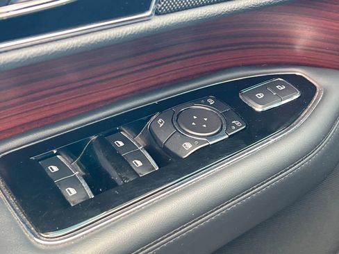 Used 2023 Lincoln Navigator Reserve image 13