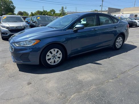 Used 2019 Ford Fusion S FWD image 2