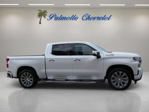 Used 2020 Chevrolet Silverado 1500 High Country w/ Technology Package AWD/4WD image 2