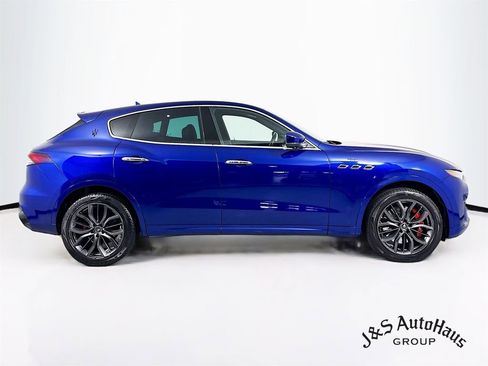 Used 2022 Maserati Levante Modena image 8