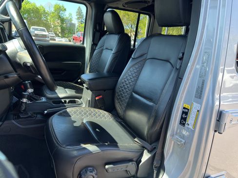 Used 2023 Jeep Wrangler Unlimited Sahara AWD/4WD image 11