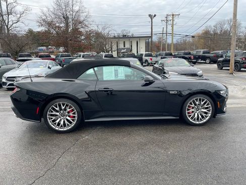 Used 2024 Ford Mustang GT Premium image 7